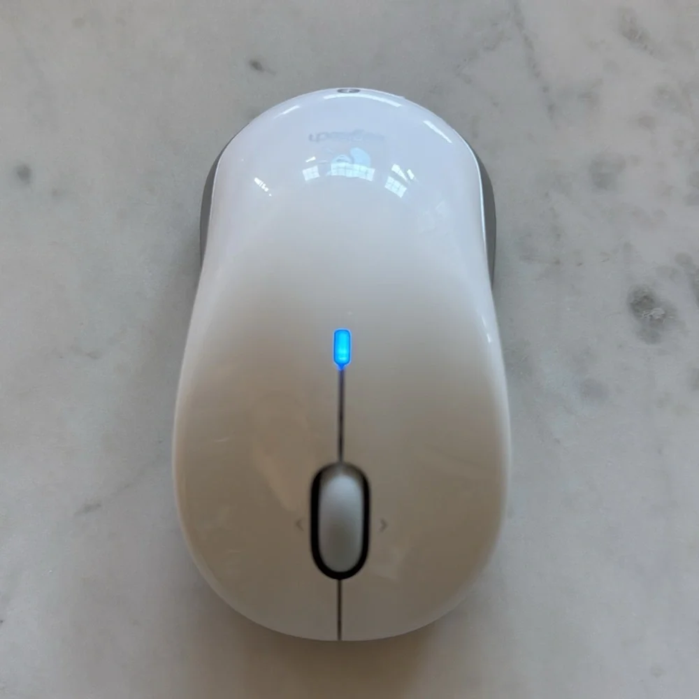 Logitech V470 Wireless Bluetooth Cordless Laser Notebook Mouse- Great Condition